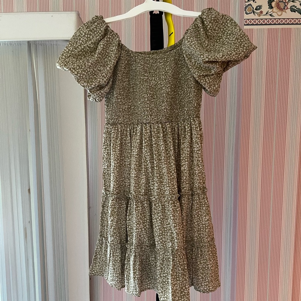 Green and white floral dress - size medium